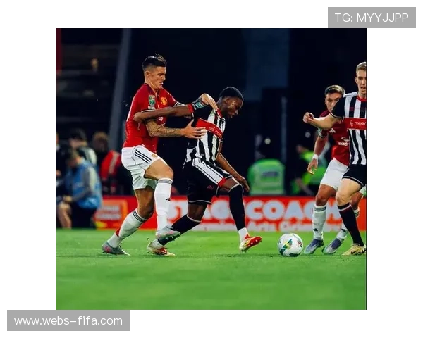 曼联遭格林斯比逆袭出局 阿莫林战术板遭全方位质疑